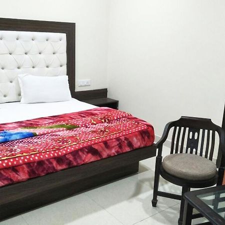 R.S Hotel & Restaurant Amritsar Eksteriør billede