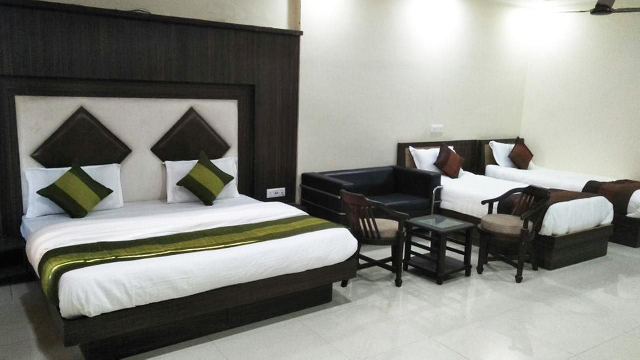 R.S Hotel & Restaurant Amritsar Eksteriør billede